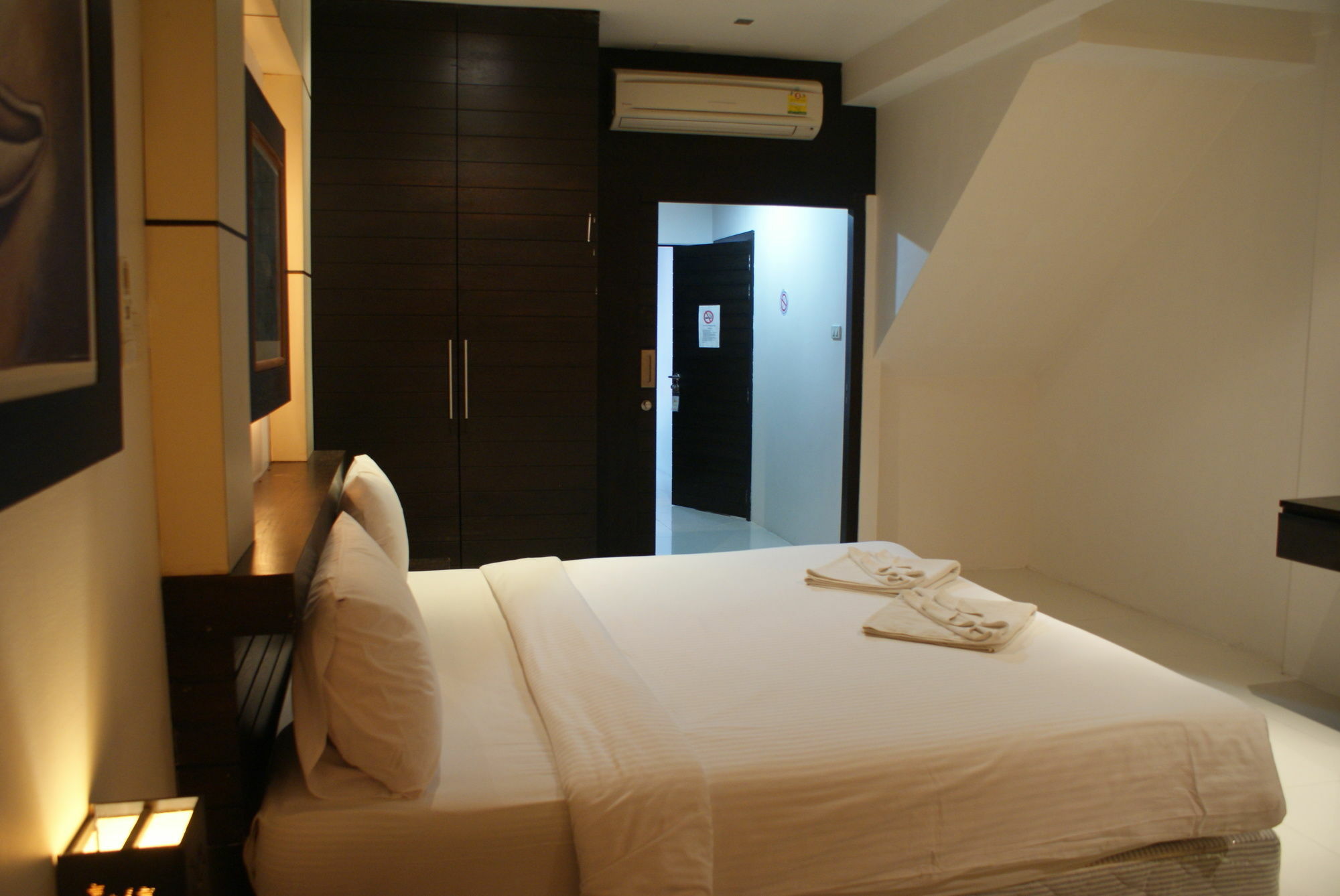 New International Guest House Patong Экстерьер фото